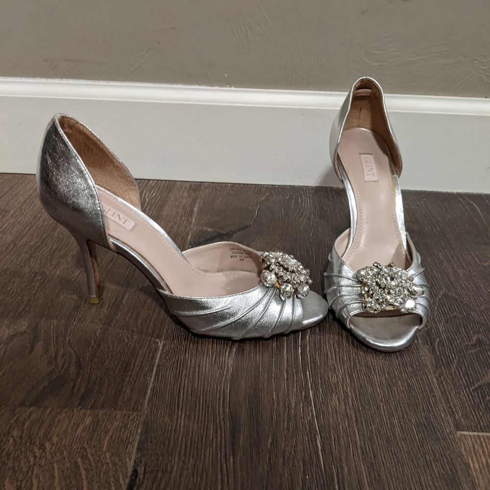 Glint rinstone silver heels size 7
